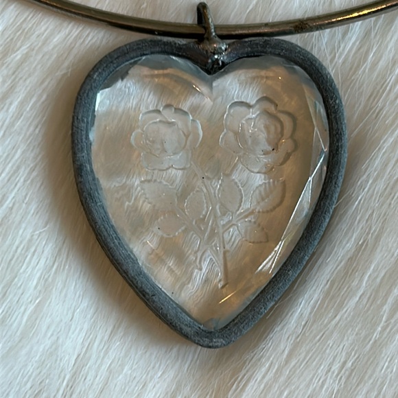 Vtg Beveled Lead Crystal Heart with Flowers Choker Necklace - Picture 4 of 12